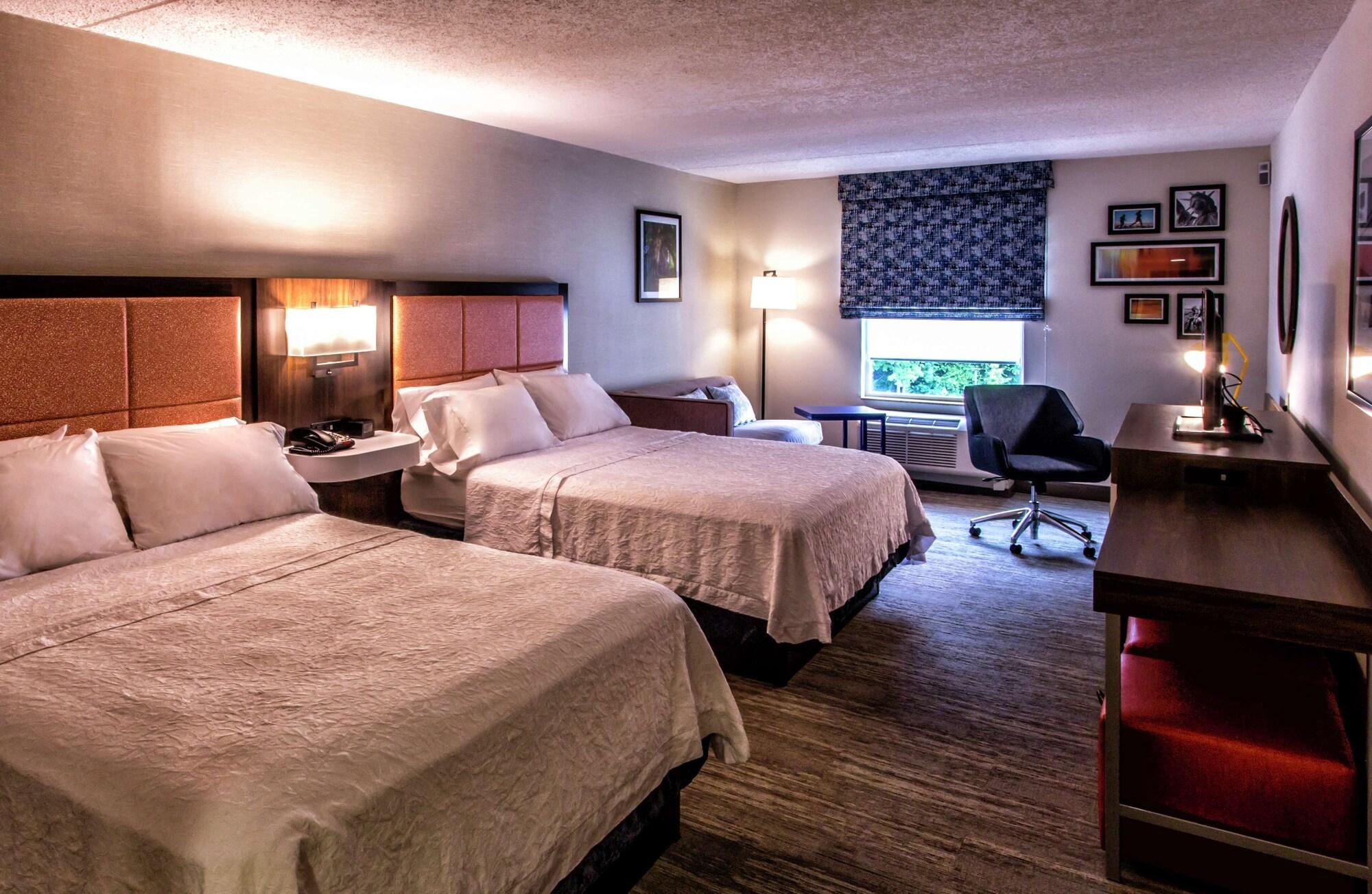 Hampton Inn & Suites Staten Island Нью-Йорк Екстер'єр фото