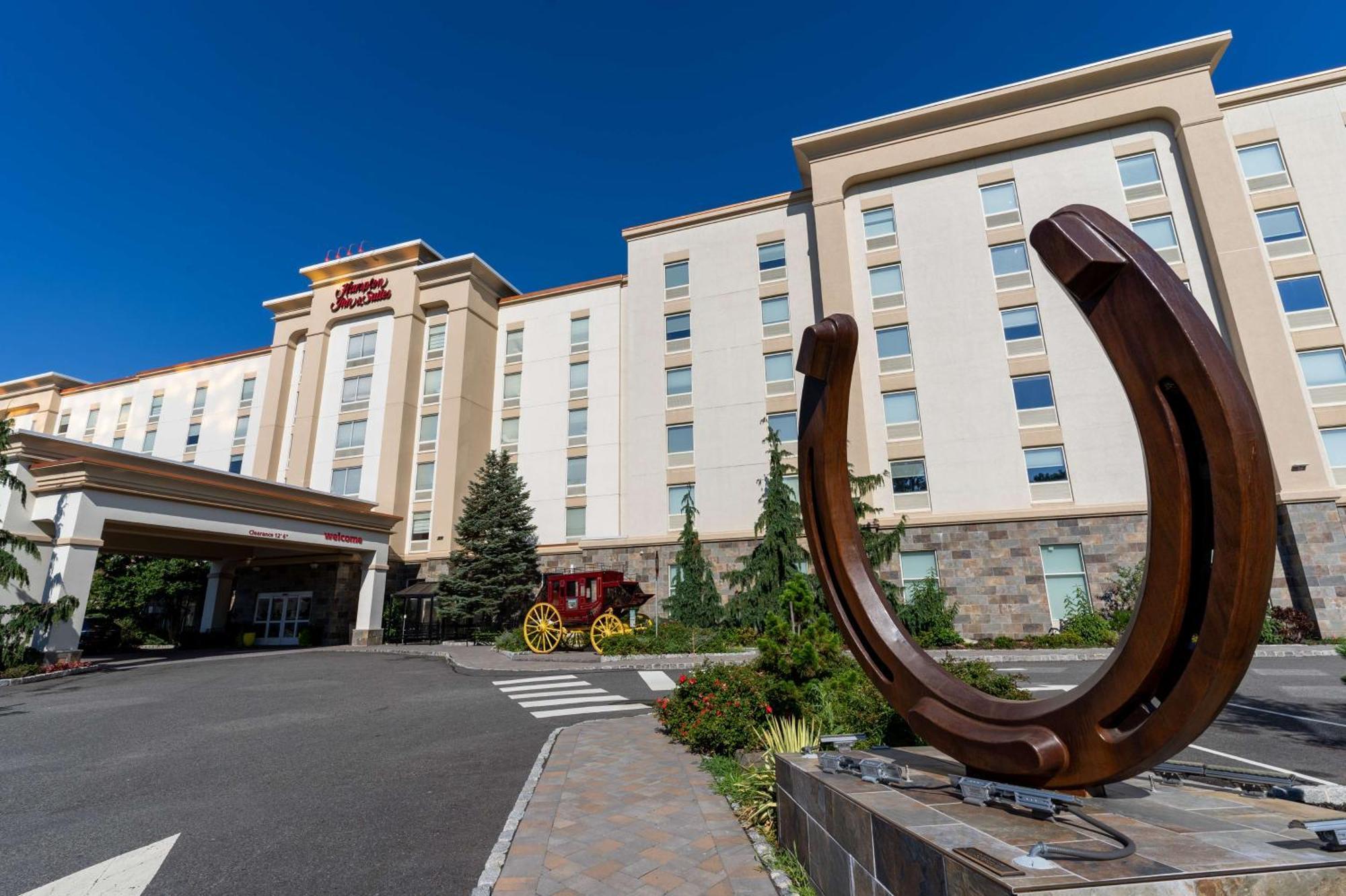 Hampton Inn & Suites Staten Island Нью-Йорк Екстер'єр фото